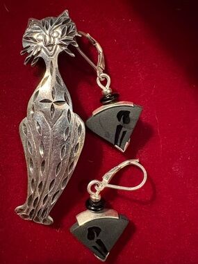 Vintage Sterling Cat Brooch and Geometric Black Onyx Sterling Drop Earrings